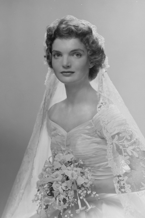Ritratto di Jacqueline Bouvier in Kennedy sposa 