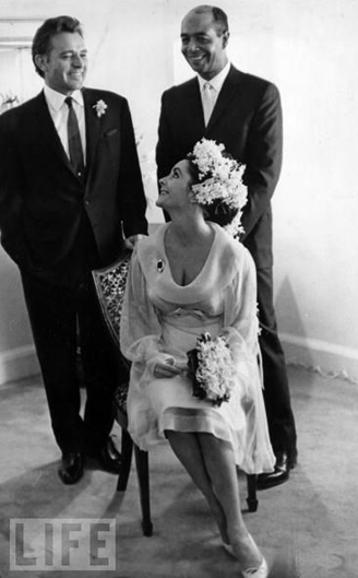 Liz Taylor nozze con Richard Burton e Jim Benton - Foto da Life