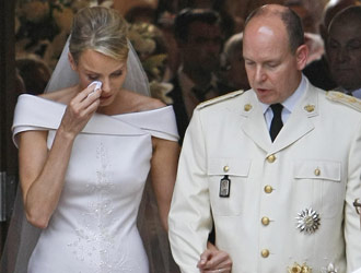 charlene di Monaco piange all'uscita Chiesa di Santa Devota