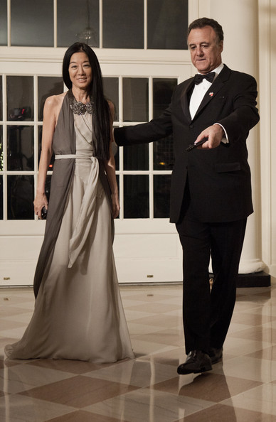 Vera Wang con il marito Arthur Becker alla Casa Bianca - Foto by Brendan Smialowski/Getty Images Vera Wang con il marito Arthur Becker alla Casa Bianca - Foto by Brendan Smialowski/Getty Images