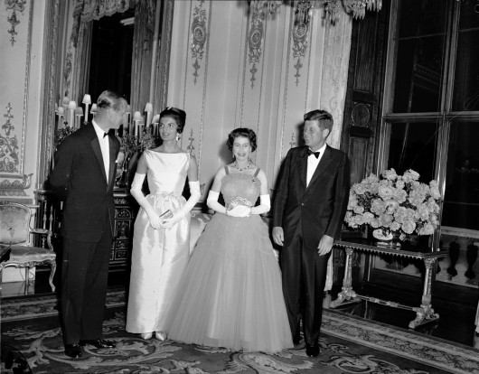 JFK e Jackie Kennedy in visita a Buckingham Palace 1961 JFK e Jackie Kennedy in visita a Buckingham Palace 1961