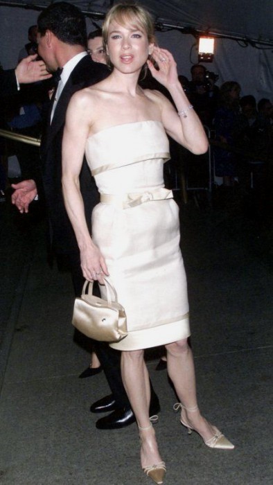 Rene Zellweger con cuff dress Cassini
