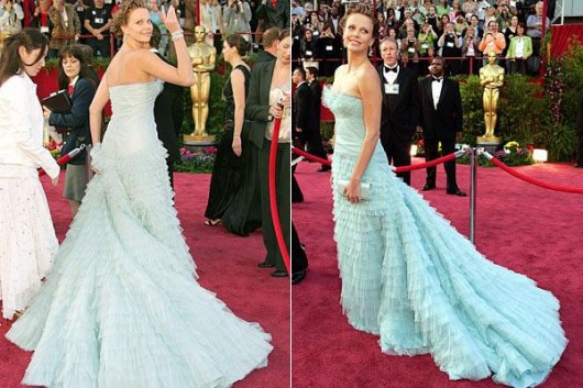 Charlize Theron agli Oscar 2005 - foto Reuters Charlize Theron agli Oscar 2005 - foto Reuters