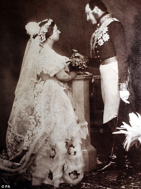 Nozze tra Regina Vittoria e Principe Alberto ritratti ex post nel 1854 - Foto PA