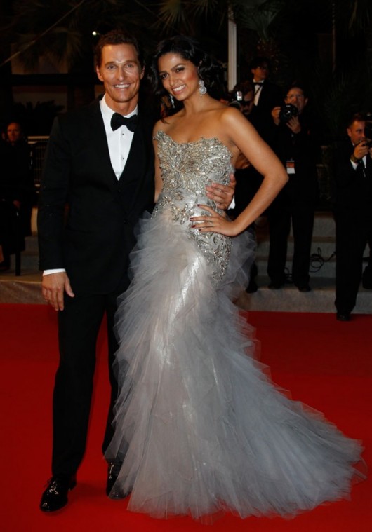 Camilla Alves in Marchesa e Matthew McConaughey, Cannes Film Festival, 26.5.12, Foto Getty