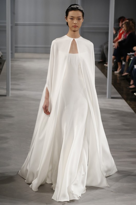 abito e mantella da sposa Monique Lhuillier Spring 2014 13 foto George Chinsee