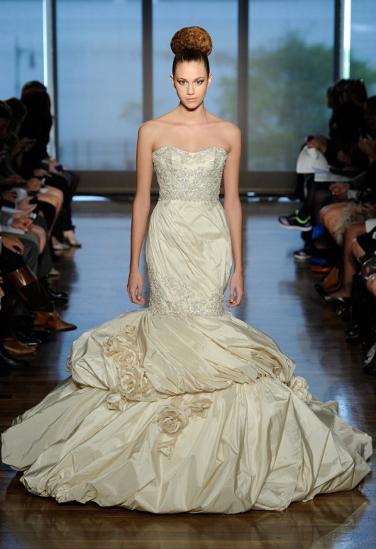 abito da sposa Aella Ines di Santo Fall 2014