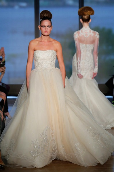 abito da sposa Halle Ines di Santo Fall 2014 foto zimbio