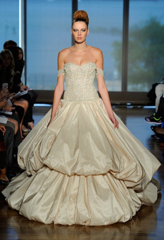 abito da sposa Metis Ines di Santo Fall 2014