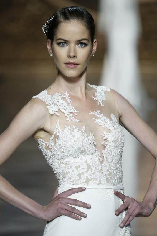 Atelier Pronovias 2016 Vicenta Atelier Pronovias 2016 Vicenta da 3.450 euro