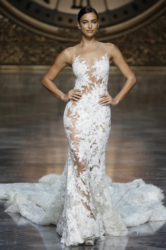 Atelier Pronovias 2016 Verda da 11.200 euro (prezzo da sito Pronovias Spagna) Atelier Pronovias 2016 Verda da 11.200 euro (prezzo da sito Pronovias Spagna)