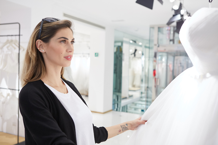 Melissa Satta cerca abito da sposa all'Atelier Emé