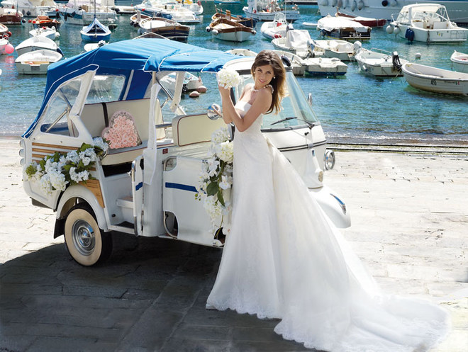 Melissa Satta cerca abito da sposa all'Atelier Emé