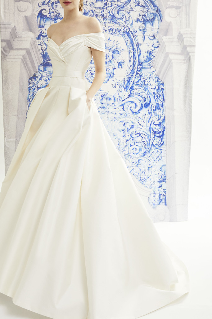 abito da sposa con tasche carolina-herrera-fall-2019
