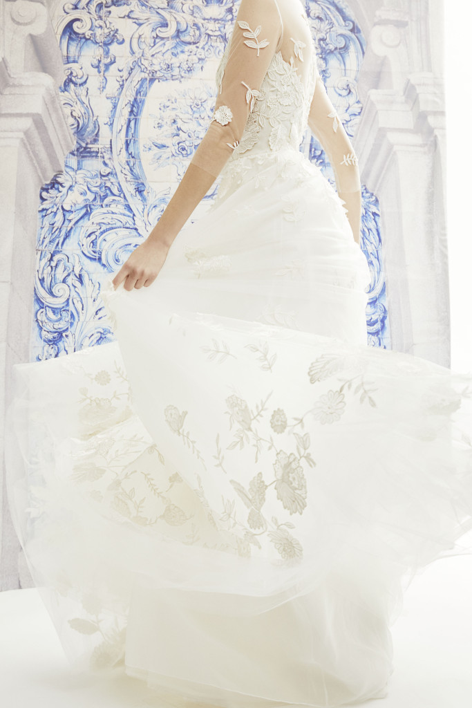 abito da sposa con ricami floreali carolina-herrera-fall-2019