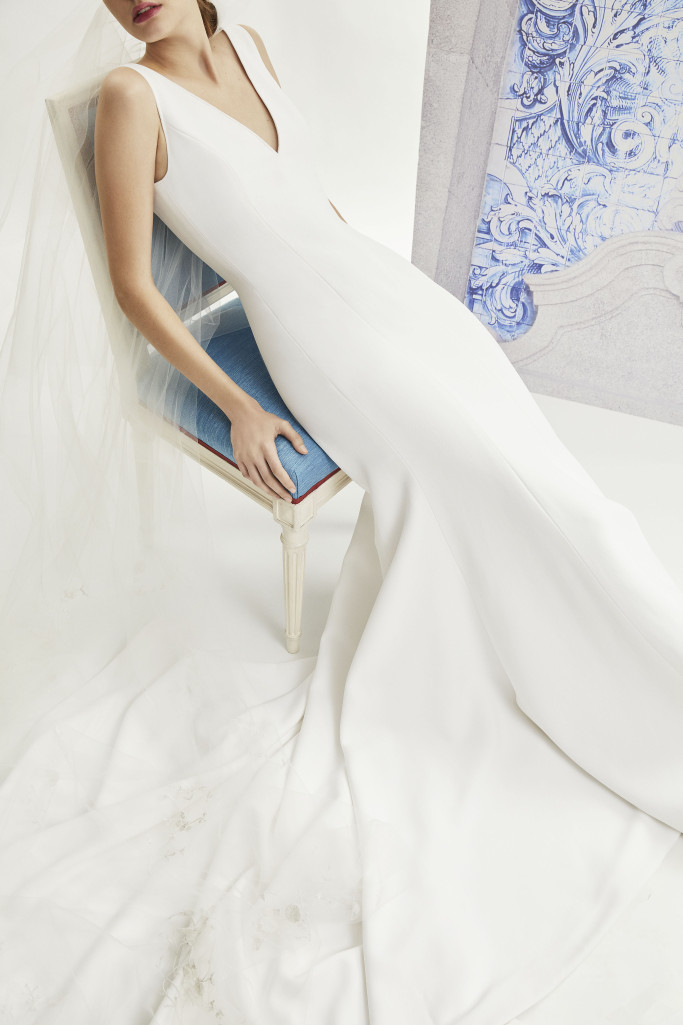 abito da sposa a colonna carolina-herrera-fall-2019