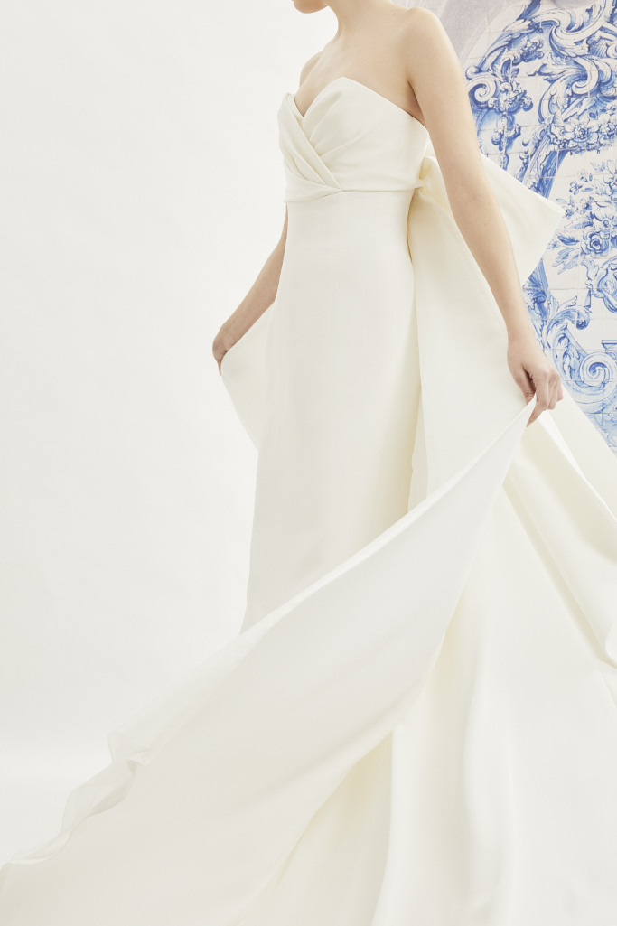 abito da sposa con fiocco carolina-herrera-fall-2019