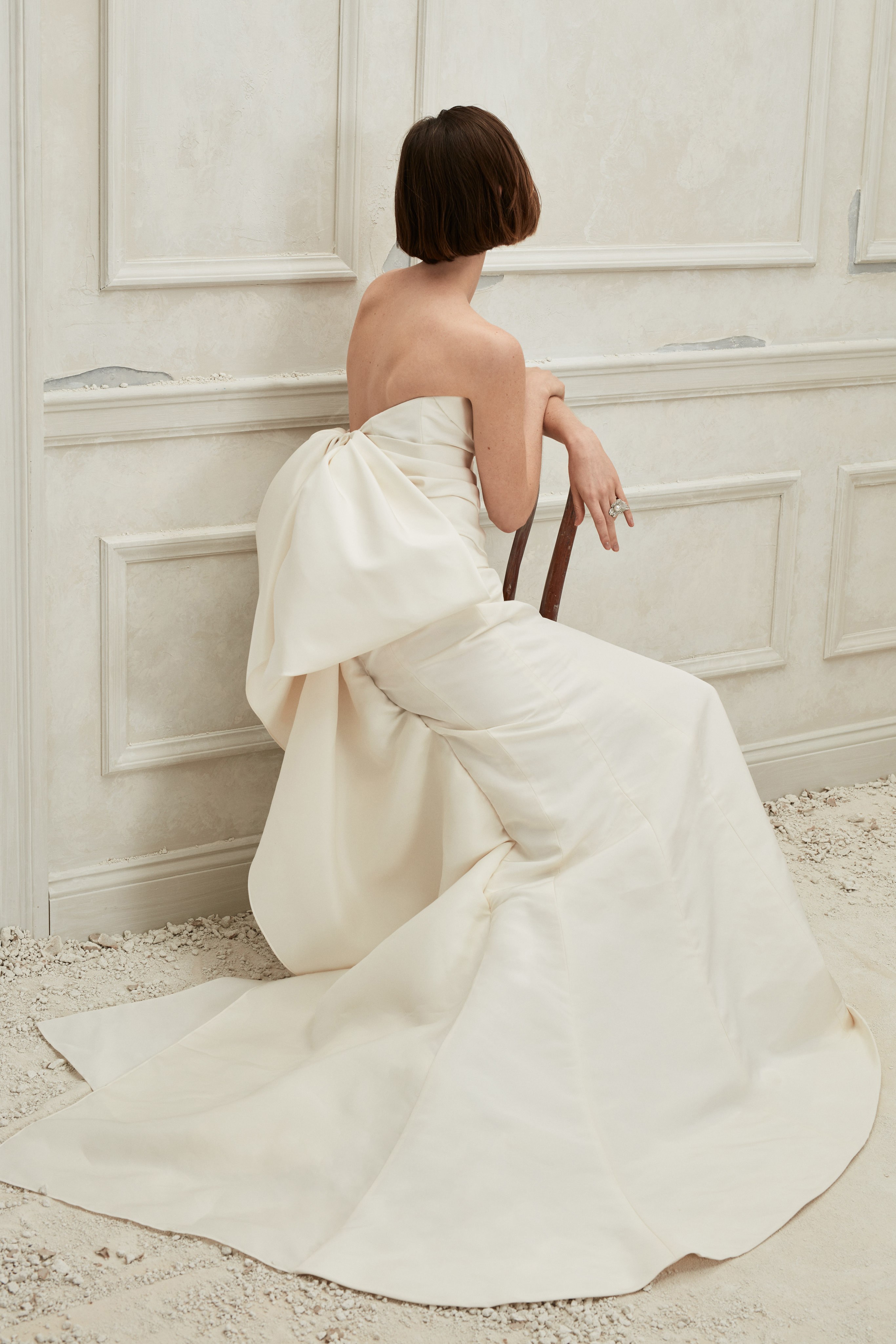 abito da sposa con fiocco oscar-de-la-renta-fall-2019