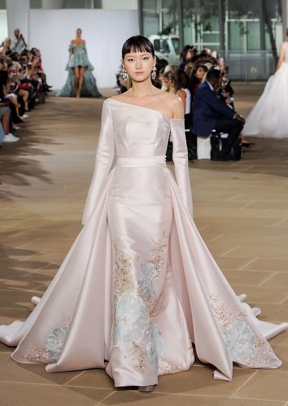 abito da sposa rosa ricamato ines-di-santo-fall-2019
