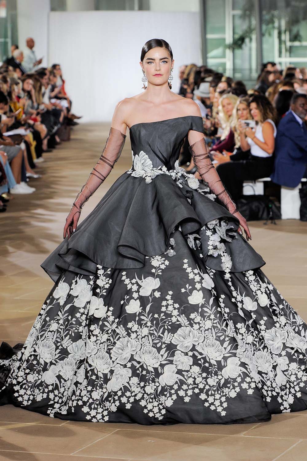 abito da sposa bianco e nero ines-di-santo-fall-2019