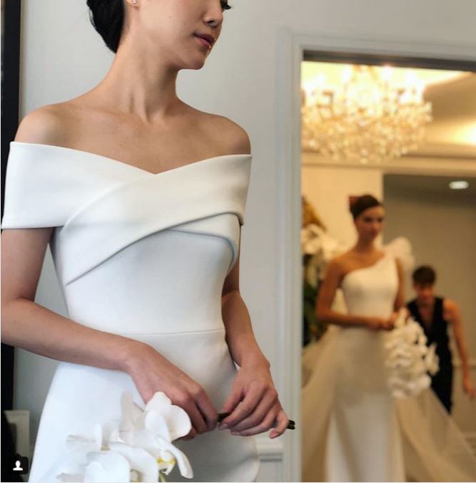 abito da sposa a sirena Romona Keveza Fall 2019