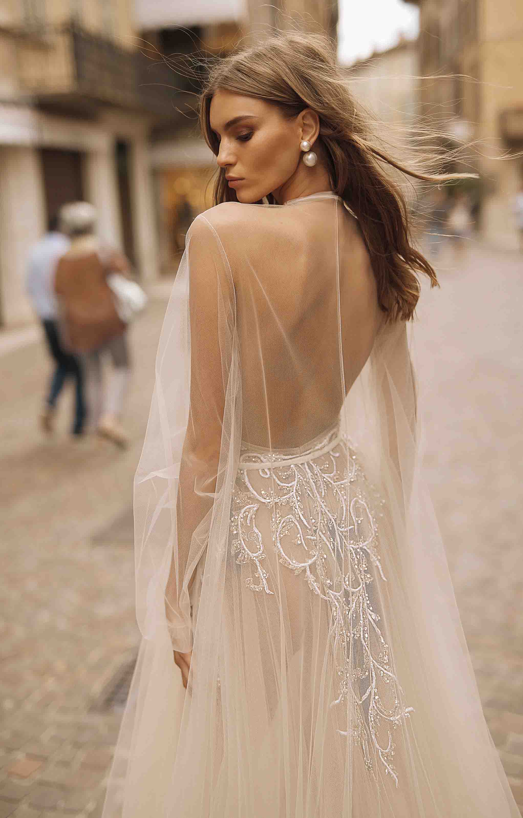 collezione-sposa-berta-privee-milano-collection-con-mantella