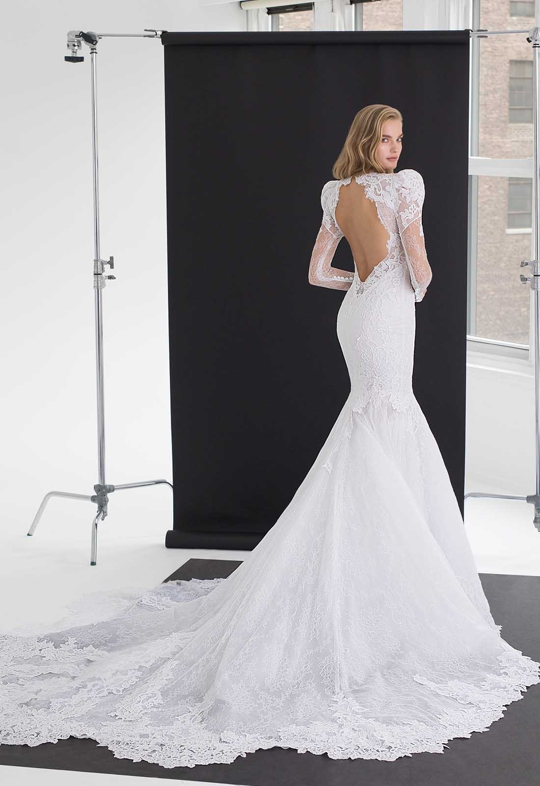 abito da sposa pnina-tornai tulle e pizzo prezzo 13.800 dollari 