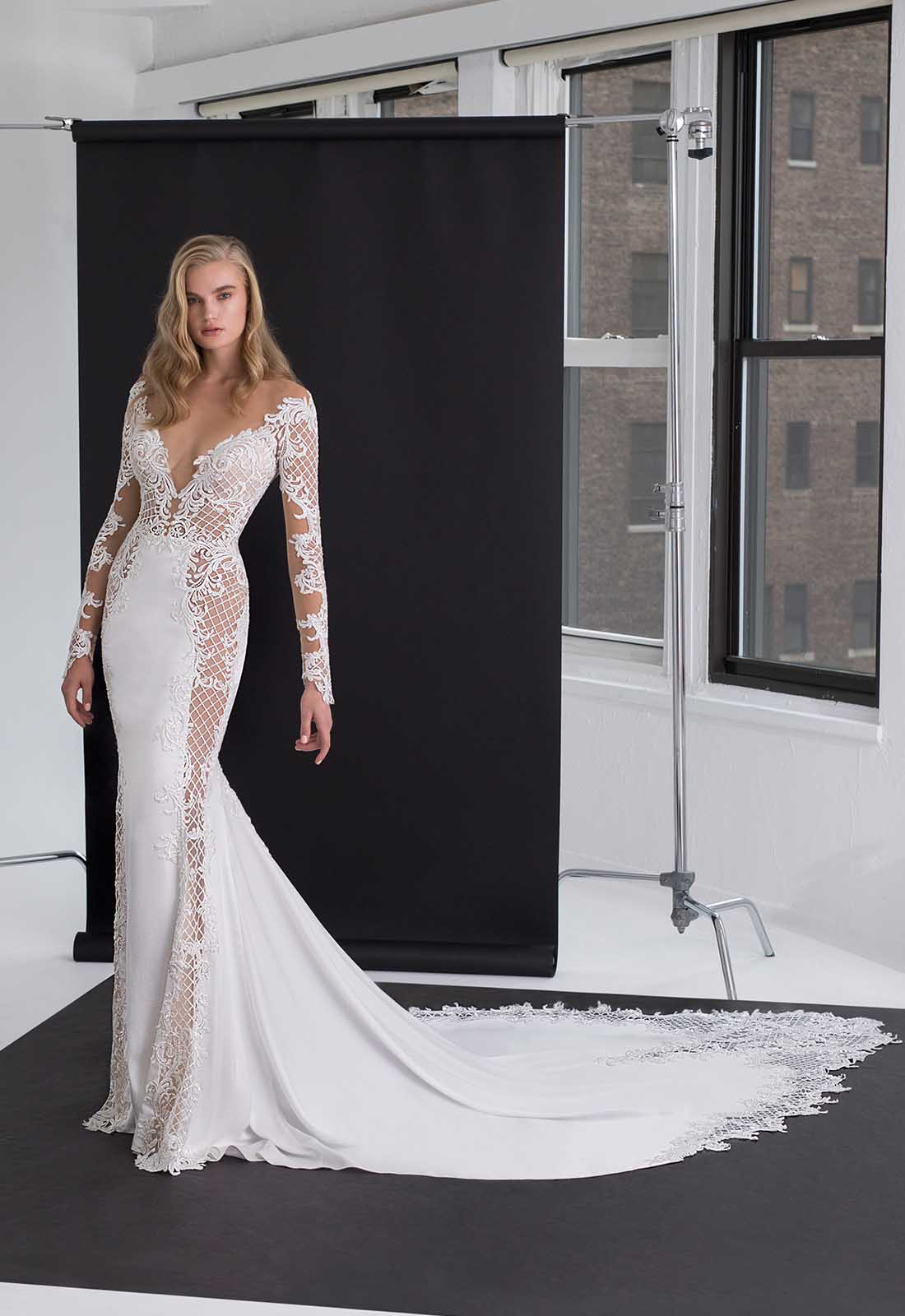 abito da sposa pnina-tornai satin ricamato prezzo 11.200 dollari 