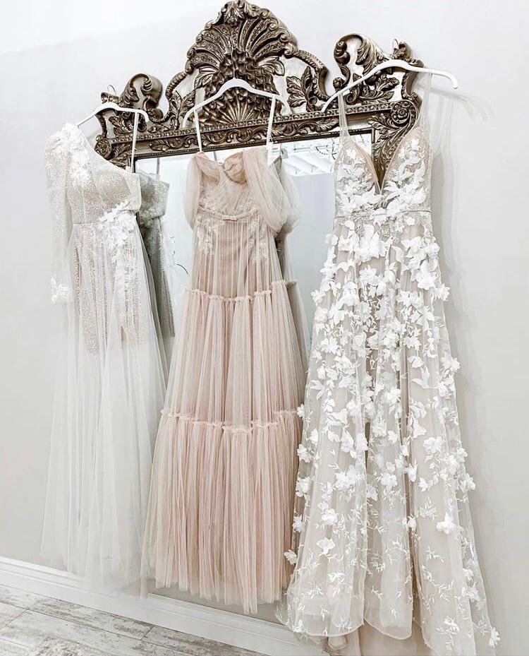 collezione abiti da sposa estivi Muse di Berta Fall 2021 Vista Mare