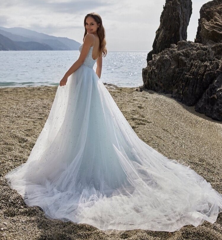 abito da sposa azzurro Ines di Ines di Santo Spring 2022 Seraphina