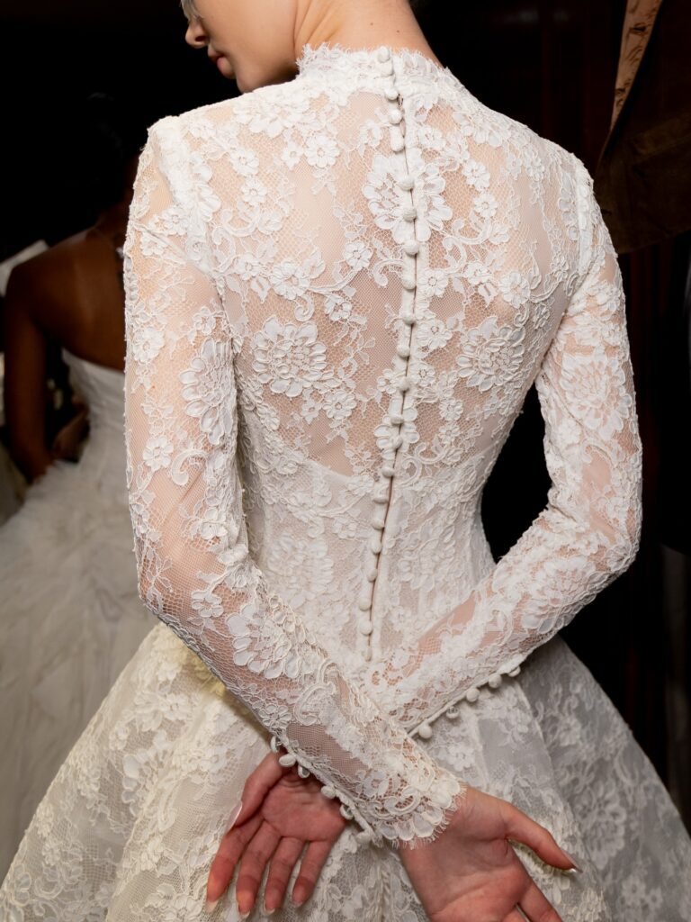 Monique Lhuillier sposa Fall 2026 Divinity
