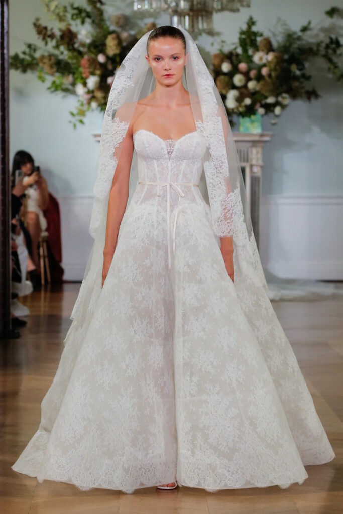 Monique Lhuillier sposa Fall 2026 Odette