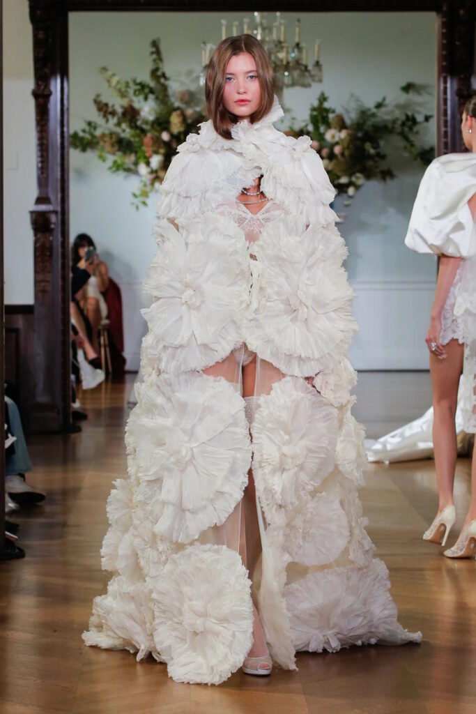 Monique Lhuillier sposa Fall 2026 Paisley
