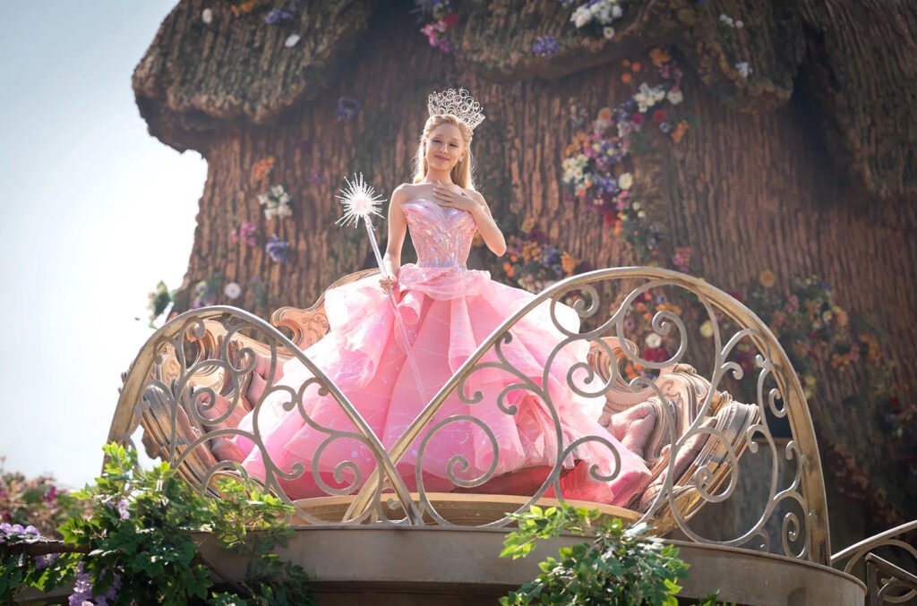 Ariana Grande Glinda Wicked 2