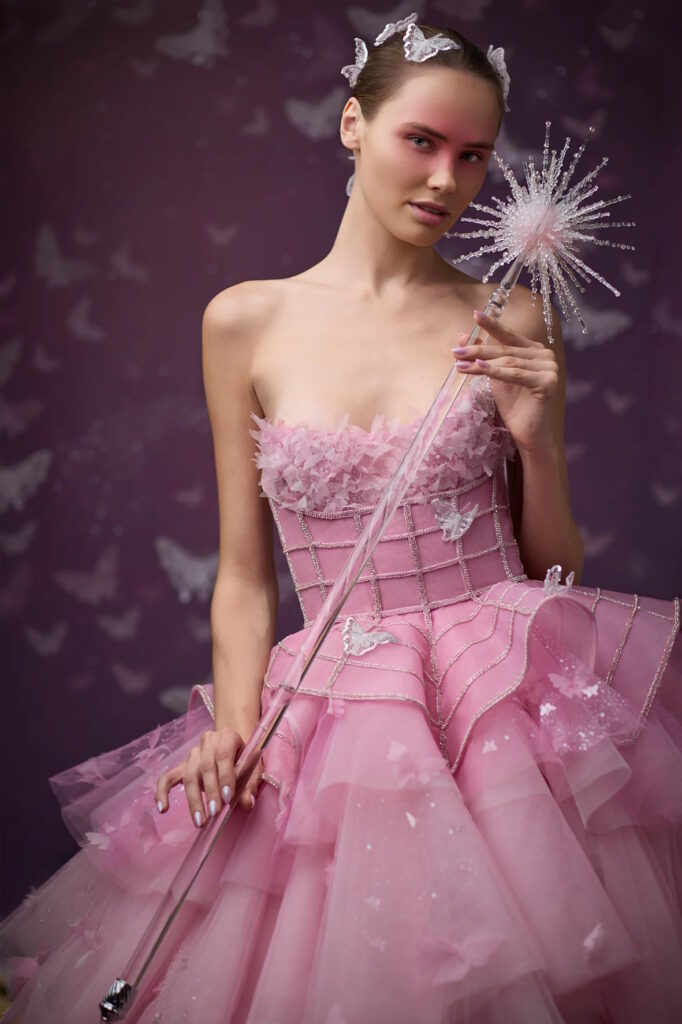 Ines di Santo sposa Fall 2026 Wicked for Good - Glinda